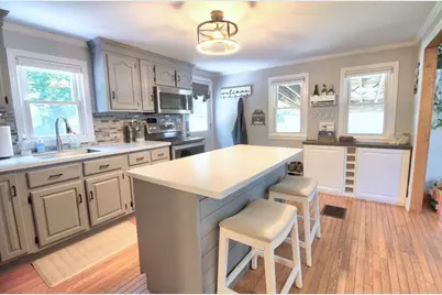 52 Sunrise Ave, Fitchburg, MA 01420 - Photo 3