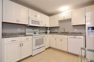 14 Bourbon St, Peabody, MA 01960 - Photo 9
