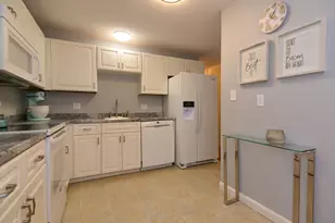 14 Bourbon St, Peabody, MA 01960 - Photo 7