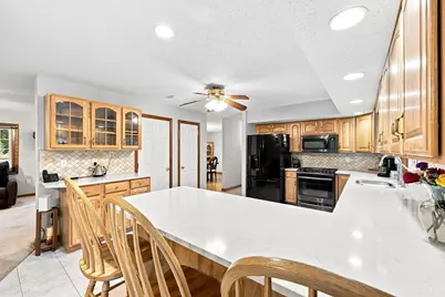 46 Jessica Pl, Agawam, MA 01030 - Photo 7
