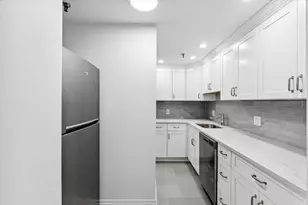 390 Commonweath Ave, Boston, MA 02215 - Photo 11