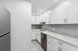 390 Commonweath Ave, Boston, MA 02215 - Photo 9