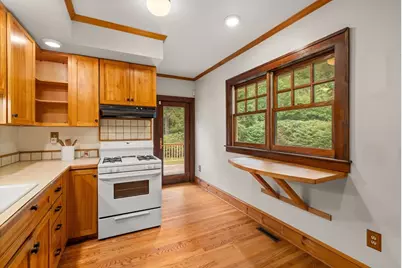 42 Harris St, Amherst, MA 01002 - Photo 15