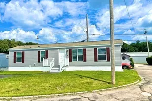 131 Washington St, Foxboro, MA 02035 - Photo 3