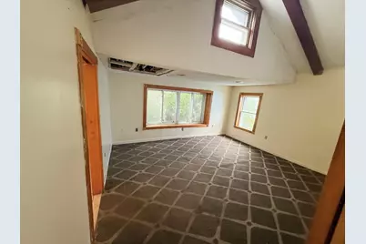 33 Avalon St, Revere, MA 02151 - Photo 5