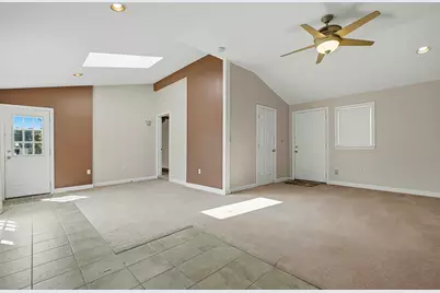 55 Chilmark St, Worcester, MA 01604 - Photo 33