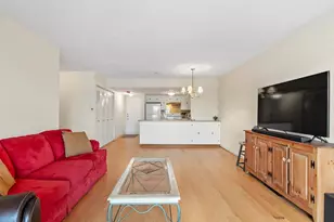 585 Revere Beach Pkwy, Revere, MA 02151 - Photo 11