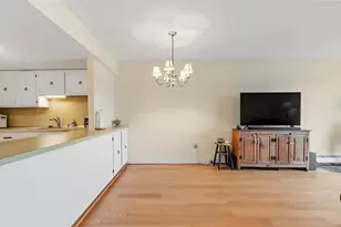 585 Revere Beach Pkwy, Revere, MA 02151 - Photo 7