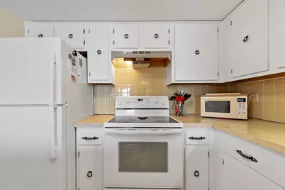 585 Revere Beach Parkway #312, Revere, MA 02151 - Photo 5