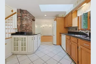 374 Plain St, Stoughton, MA 02072 - Photo 7