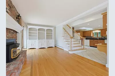 374 Plain St, Stoughton, MA 02072 - Photo 11