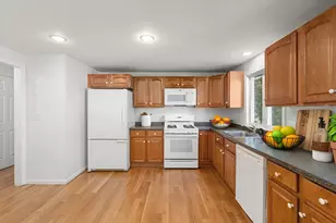 11 Brackett Rd, Framingham, MA 01702 - Photo 7