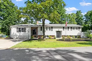 2 Stratton Dr, Hudson, MA 01749 - Photo 1