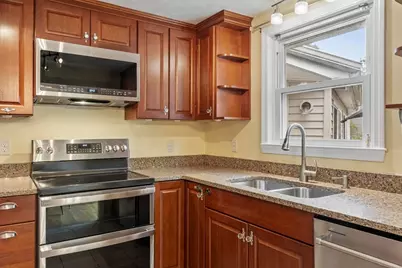 2 Stratton Dr, Hudson, MA 01749 - Photo 3