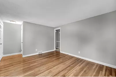 118 Pilgrim Rd, Springfield, MA 01118 - Photo 5