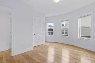 8 Roach St, Boston, MA 02125 - Photo 7