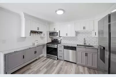 104 Roper St #B, Lowell, MA 01852 - Photo 3