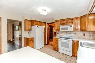 5 Spruce St, Blackstone, MA 01504 - Photo 5