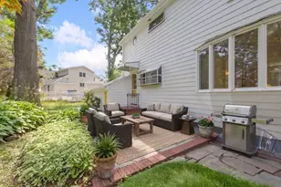 2 Glendower Rd, Melrose, MA 02176 - Photo 27