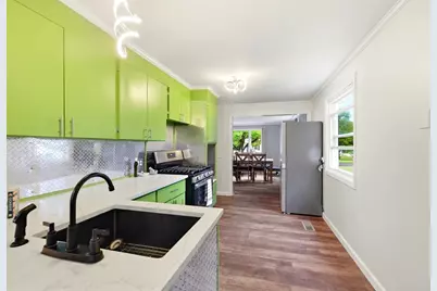 75 Greystone Ave, West Springfield, MA 01089 - Photo 9