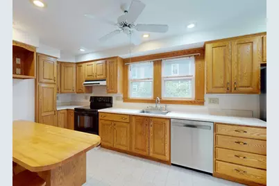 4 Davis St, Montague, MA 01376 - Photo 7