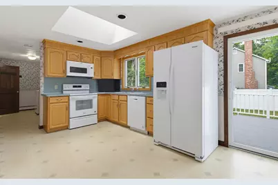 110 Colonial Road, North Attleboro, MA 02760 - Photo 15