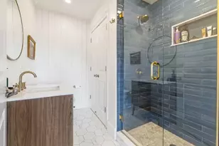 735 E 3rd St, Boston, MA 02127 - Photo 13