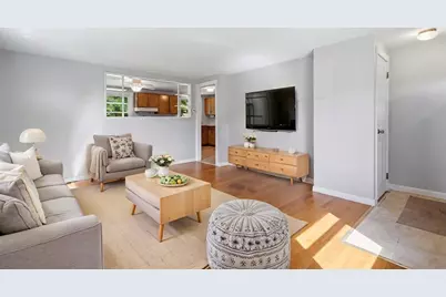 300 Newhouse St, Springfield, MA 01118 - Photo 5