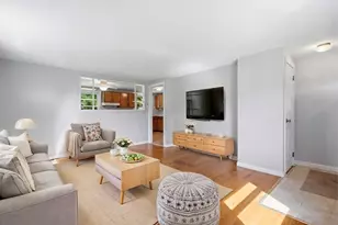 300 Newhouse St, Springfield, MA 01118 - Photo 5
