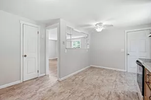 300 Newhouse St, Springfield, MA 01118 - Photo 9