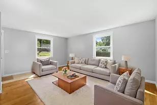 300 Newhouse St, Springfield, MA 01118 - Photo 7