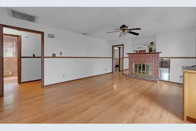 21 N Steele St, Worcester, MA 01607 - Photo 13