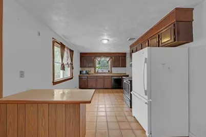 21 N Steele St, Worcester, MA 01607 - Photo 15