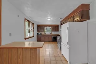 21 N Steele St, Worcester, MA 01607 - Photo 15