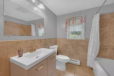 21 N Steele St, Worcester, MA 01607 - Photo 9