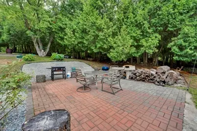 21 N Steele St, Worcester, MA 01607 - Photo 23