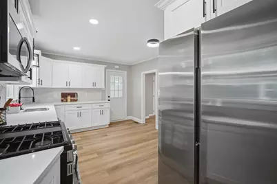 55 Fuller St, Chicopee, MA 01020 - Photo 9