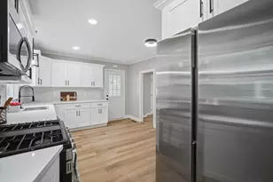55 Fuller St, Chicopee, MA 01020 - Photo 9