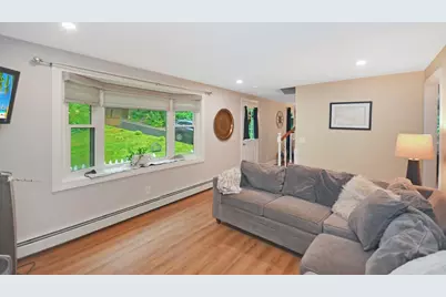 57 Quaker St, Northbridge, MA 01534 - Photo 5