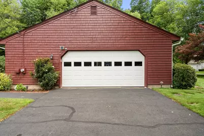 96 Birchwood Dr, Holden, MA 01520 - Photo 3