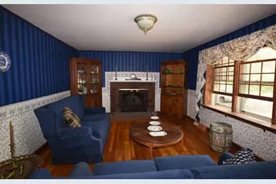 136 Taylor St, Pembroke, MA 02359 - Photo 5