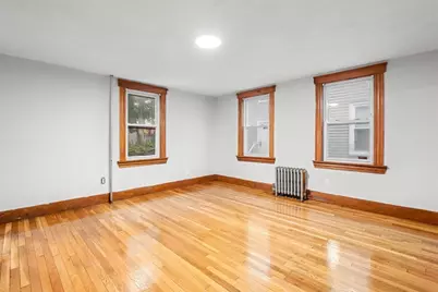 13 Oxford St, Lynn, MA 01902 - Photo 9