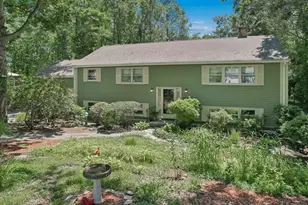 19 Hickory Dr, Worcester, MA 01609 - Photo 1
