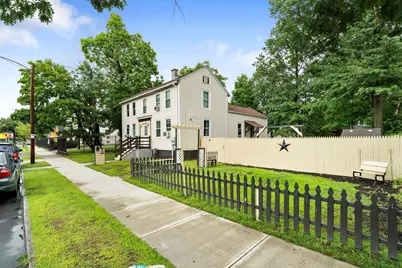 19 Suffolk St, Springfield, MA 01109 - Photo 3
