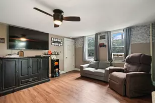 19 Suffolk St, Springfield, MA 01109 - Photo 15
