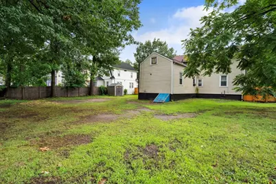 19 Suffolk St, Springfield, MA 01109 - Photo 5