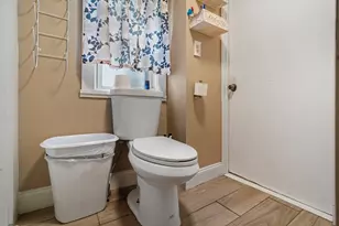19 Suffolk St, Springfield, MA 01109 - Photo 17