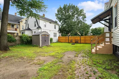19 Suffolk St, Springfield, MA 01109 - Photo 27