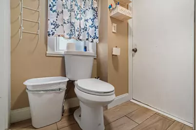 19 Suffolk St, Springfield, MA 01109 - Photo 17