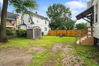 19 Suffolk St, Springfield, MA 01109 - Photo 27